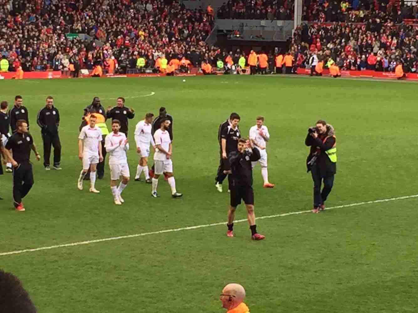 表现出色，托纳利当选欧冠纽卡vs毕尔巴鄂全场最佳球员（托纳利闪耀欧冠纽卡战毕尔巴鄂，荣膺全场最佳）