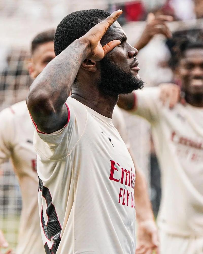 萨拉赫达成利物浦生涯250球里程碑，成队史第三人（萨拉赫利物浦生涯第250球达成，位列队史第三）