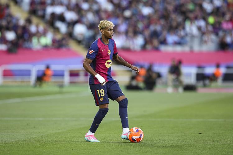 罗班-里塞：本赛季扑救成功率最高的法国门将&未来法国国门（罗班-里塞：本季扑救成功率居首的法国门将，未来法国队一号门神）