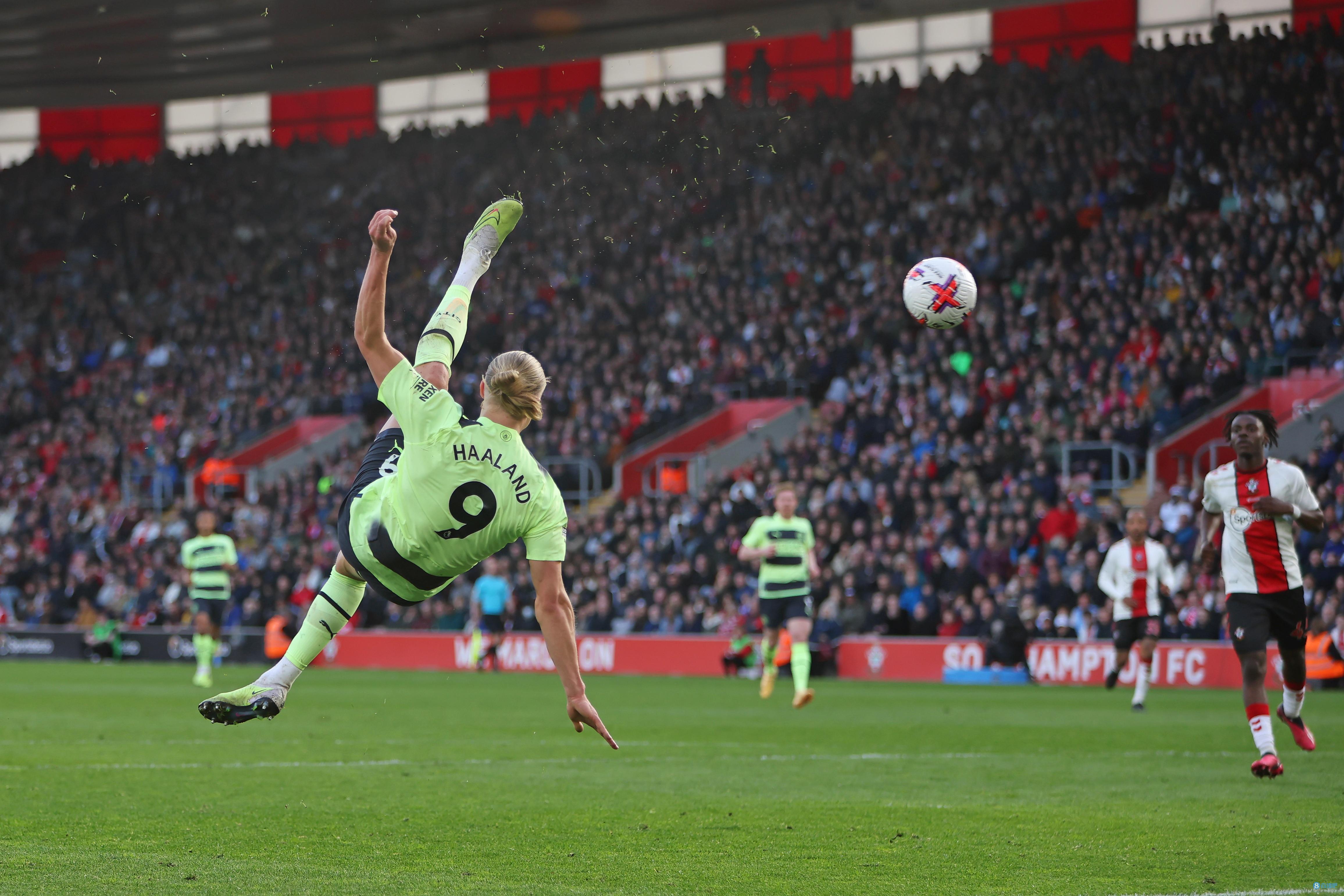 两将回应保罗事件：训练馆没他安静不少 他对自己和队友要求极高（两将谈及保罗风波：他不在训练馆更清静 对自我与队友标准极高）