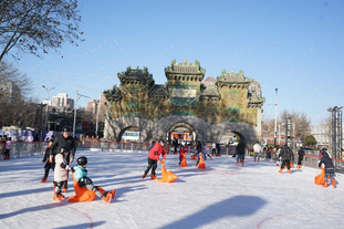 李章洙回渝参加足协杯夺冠25周年纪念赛，感慨儿子当年才初中（李章洙重返重庆出席足协杯夺冠25周年纪念赛，感叹儿子当年还在上初中）