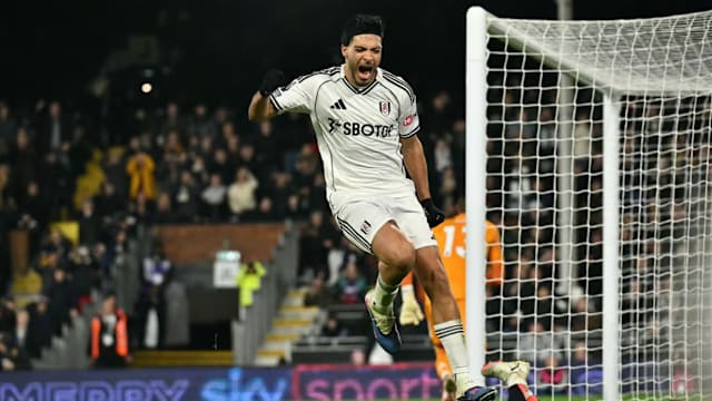 CBA：广东男篮顶住压力 力克广厦（CBA：广东男篮抗压制胜 擒下广厦）