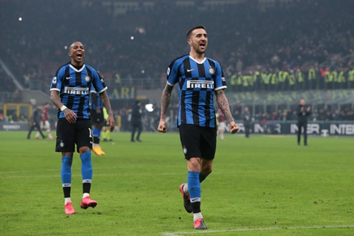 防守队员：能不能讲点武德？（防守球员：能不能讲点规矩？）