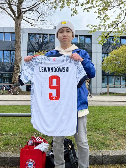 科隆vs汉堡：卡明斯基、侯赛因巴希奇首发，法比奥-维埃拉、洛孔加出战（科隆战汉堡：卡明斯基、侯赛因巴希奇先发，法比奥-维埃拉、洛孔加出战）