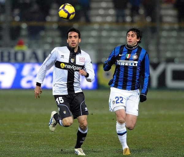 李玮锋：联赛中轴都是外援造成国足没人，这两年踢球孩子多了（李玮锋：外援占据联赛中轴致国足无人可用，近两年踢球的孩子增多）