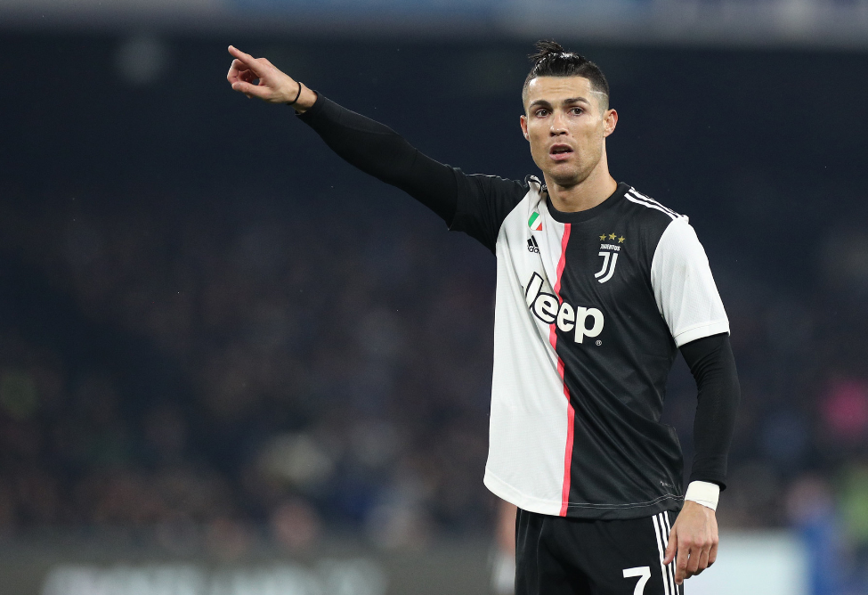 里程碑，亚泰37岁前锋谭龙已在中超出战200场比赛（中超200战达成！亚泰37岁前锋谭龙迎来里程碑）