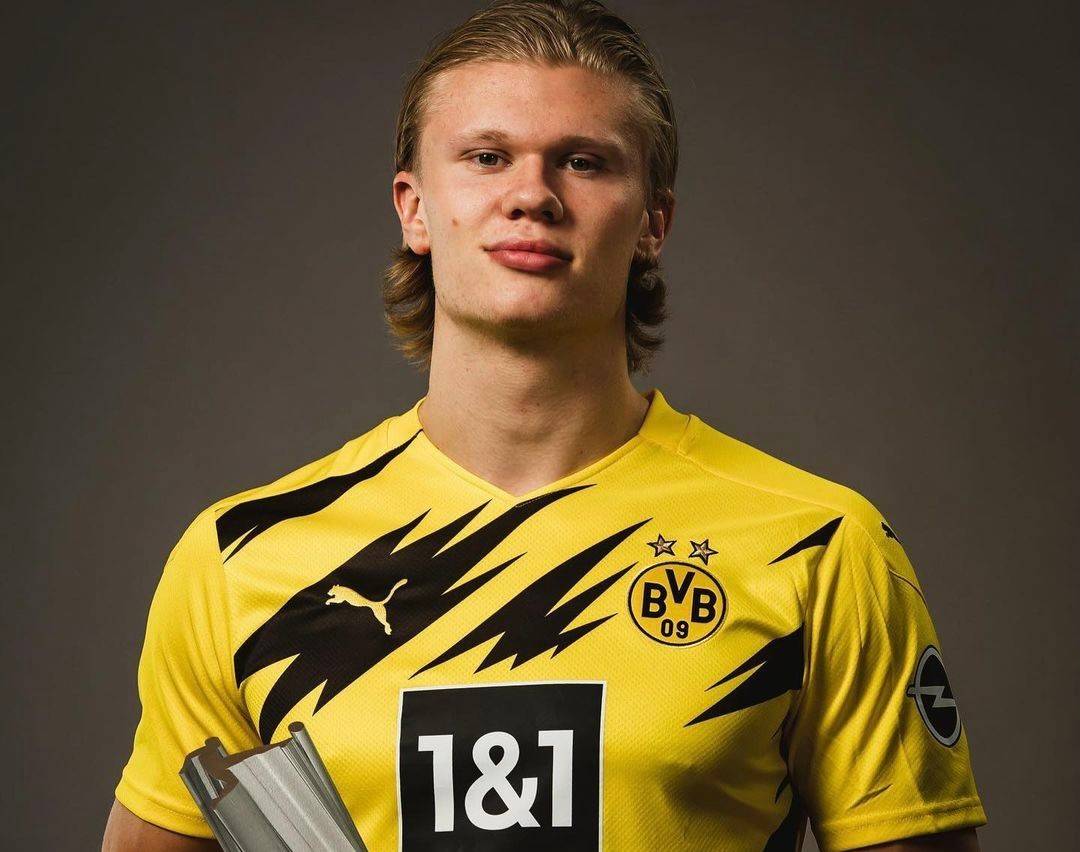 尤文客战紫百合大名单：伊尔迪兹领衔，凯利、卡瓦尔回归（尤文出征紫百合名单公布：伊尔迪兹担纲，凯利与卡瓦尔复出）